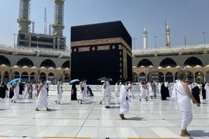 معتمرون عالقون بالديار المقدسة: الهيئة غائبة ووعود النقل هواء في شبك