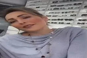 تصدرت "الترند" ولم تعلق.. أمل حجازي تظهر في فيديو بلا حجاب وتغني