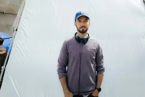 بدأ بإنزال مظلي في العراق وانتقل إلى "هوليوود".. قصة جندي أمريكي وبطل سينمائي