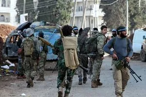 اعتقال 6 من عصابات الجولاني اثناء محاولتهم سرقة منازل السوريين