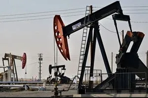 النفط يستقر مع استعداد المستثمرين لخطط ترامب الجمركية