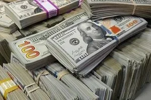 الدولار يرتفع مجددًا: 151.500 دينار لكل 100 دولار في بغداد