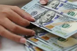 عند الاغلاق.. أسعار صرف الدولار في الأسواق المحلية