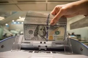 ارتفاع أسعار صرف الدولار في الأسواق المحلية