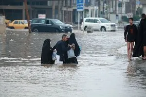 من يتحمل المسؤولية؟ .. غرق الشوارع وتضرر المنازل بعد يومين من الامطار