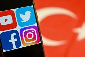 تركيا تعطل مواقع التواصل الاجتماعي وتعتقل أكثر من 100 معارض لاردوغان
