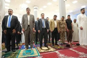 السوداني يشارك المواطنين بتأدية صلاة عيد الفطر في ميسان