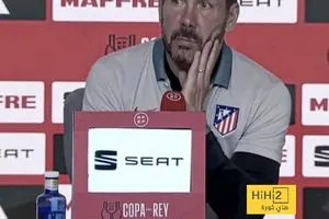 سيميوني يكشف حديثه مع لاعبيه لحصار برشلونة في الشوط الثاني