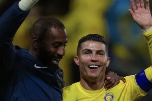ماذا طلب رونالدو من وليد عبدالله عند انضمامه إلى النصر؟