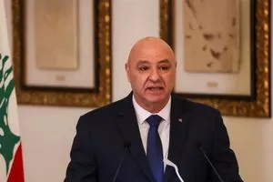 عون يتعهد بمتابعة قضية السيد موسى الصدر لن نفرط بحق لبنان