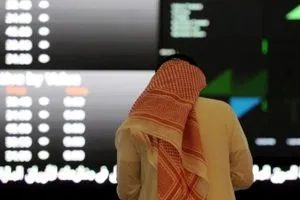 بورصة السعودية تعاود الهبوط وسط تهاوي السيولة لأدنى مستوى منذ 2022