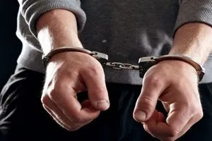ضبط متهم بحوزته نصف كغم من الكريستال و1000 حبة مخدرة في البصرة