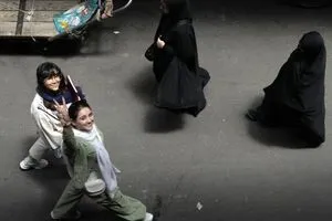 تحول ناعم تراجع رسمي عن إلزامية الحجاب في إيران شفق نيوز