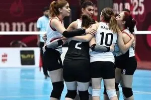 سيدات العراق للطائرة يهزمن سوريا ويضمن ميدالية في بطولة غرب آسيا شفق نيوز