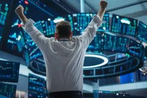 وول ستريت تفتح على ارتفاع مع ترقب إشارات الفيدرالي بشأن الفائدة