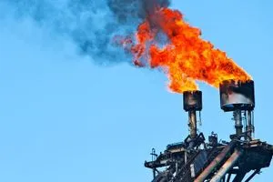 مصادر توقف مفاوضات العراق مع الجزائر وعمان لاستيراد الغاز المسال بسبب عدم جدية بغداد