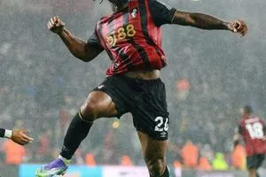 ليفربول يضع عينه على نجم بورنموث