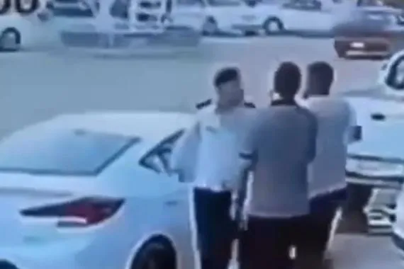 الداخلية حكم بالحبس سنتين بحق متهمين اعتديا بالضرب على شرطي مرور وكالة بغداد اليوم الاخبارية