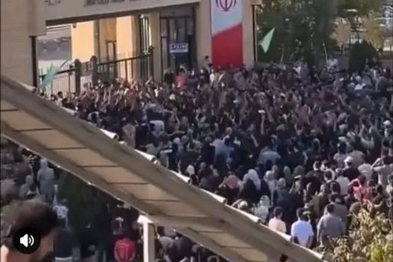 احتجاجات طلبة همدان ما الذي يجري فعلاً للعراقيين في كواليس الجامعات الإيرانية عاجل وكالة بغداد اليوم الاخبارية