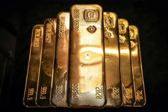 سعر أونصة الذهب يتخطى أربعة آلاف دولار للمرة الأولى في تاريخه