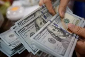 خبر غير سار يخص الدولار مع اغلاق البورصتين الرئيسيتين