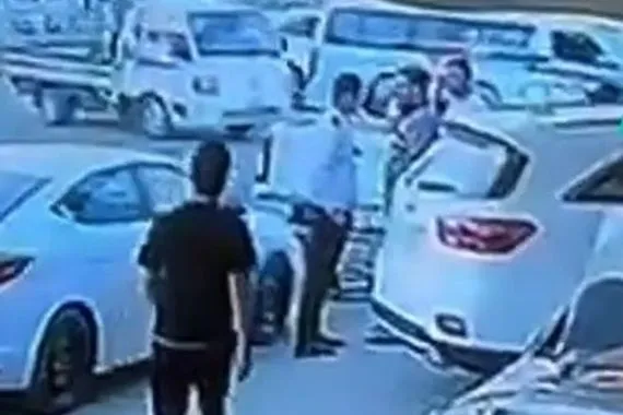 القضاء يصدر حكماً بالحبس الشديد على متهمين قاما بالاعتداء على رجل مرور ببغداد