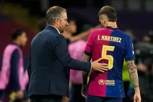 رحيل إينييغو مارتينيز ترك فراغًا كبيرًا في دفاع برشلونة