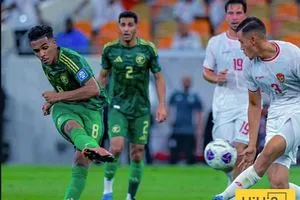 سجل الأخضر يتحدث أمام إندونيسيا