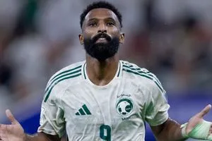جائزة افضل لاعب لفراس البريكان
