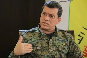 عبدي يكشف عن تفاهمات مع دمشق ويؤكد لا انسحاب من الرقة ودير الزور شفق نيوز