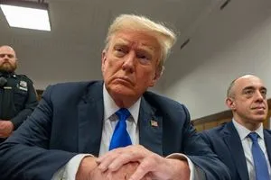 لهذا السبب ترامب يلوح بفرض العقوبات على اسبانيا