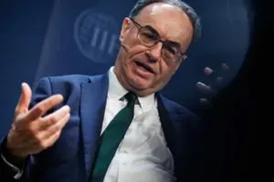 محافظ بنك إنجلترا بريكست سيواصل كبح نمو اقتصاد بريطانيا لسنوات