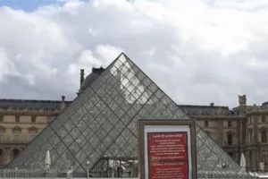 مؤسس تلغرام مستعد لشراء ما سرق من لوفر باريس