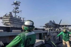 تحطم طائرتين تابعتين للبحرية الأميركية في بحر الصين الجنوبي وكالة الانباء العراقية واع