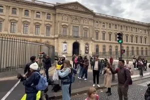 سرقة اللوفر اعترافات جزئية ومصير مجهول لمجوهرات بقيمة 88 مليون يورو