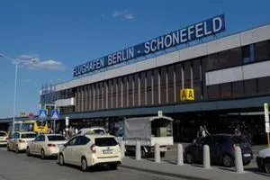 إيقاف مطار برلين بعد رصد طائرات مسيرة مجهولة