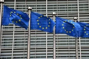 الاتحاد الأوروبي يدرس إجراءات صارمة ضد زيلينسكي