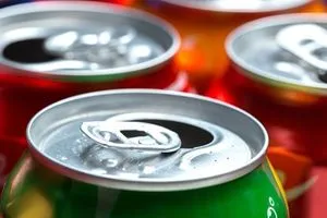 تحذيرات من خطر مشروبات الطاقة على الأنسجة والأعضاء