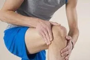 تحذيرات طبية من طقطقة المفاصل المصحوبة بألم