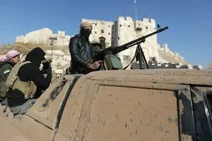 مقاتلون أجانب يتمركزون في الساحل السوري وسط مخاوف من تصعيد دموي