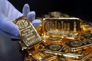 الذهب يهبط بعد صعود لامس أعلى مستوى له في ستة أسابيع شفق نيوز