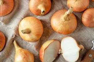 ما فوائد البصل ولماذا ينصح بتناوله يومياً