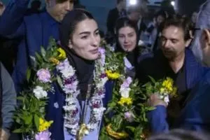 كرمانشاه تستقبل بطلة الكاراتيه الكوردية آتوسا گلشاد zwnj نژاد بحفاوة شفق نيوز