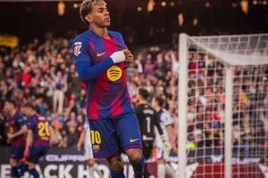 لامين يامال بإمكانه أن يصل لمستوى ميسي و كريستيانو