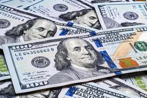 ضعف الدولار يتصاعد قبل قرار المركزي الأميركي