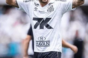 نيمار ينقذ سانتوس من الهبوط