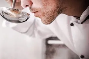 باحثون ضعف حاسة الشم مؤشر مبكر لأكثر من 130 مرضاً خطيراً