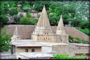 رحلة إلى لالش حين يعود المسافر إلى طفولته ورائحة الطين