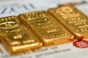 قبل قرار الأربعاء ضغوط الفائدة تدفع الذهب للصعود مجددا