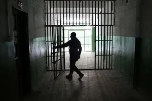 مصدر يوضح حقيقة صدور حكم بسجن محافظ صلاح الدين السابق